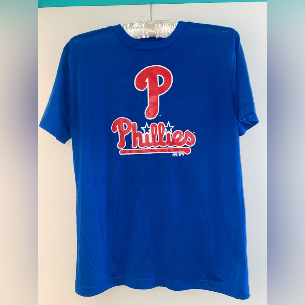 Excellent used condition, royal blue Phillies t-shirt